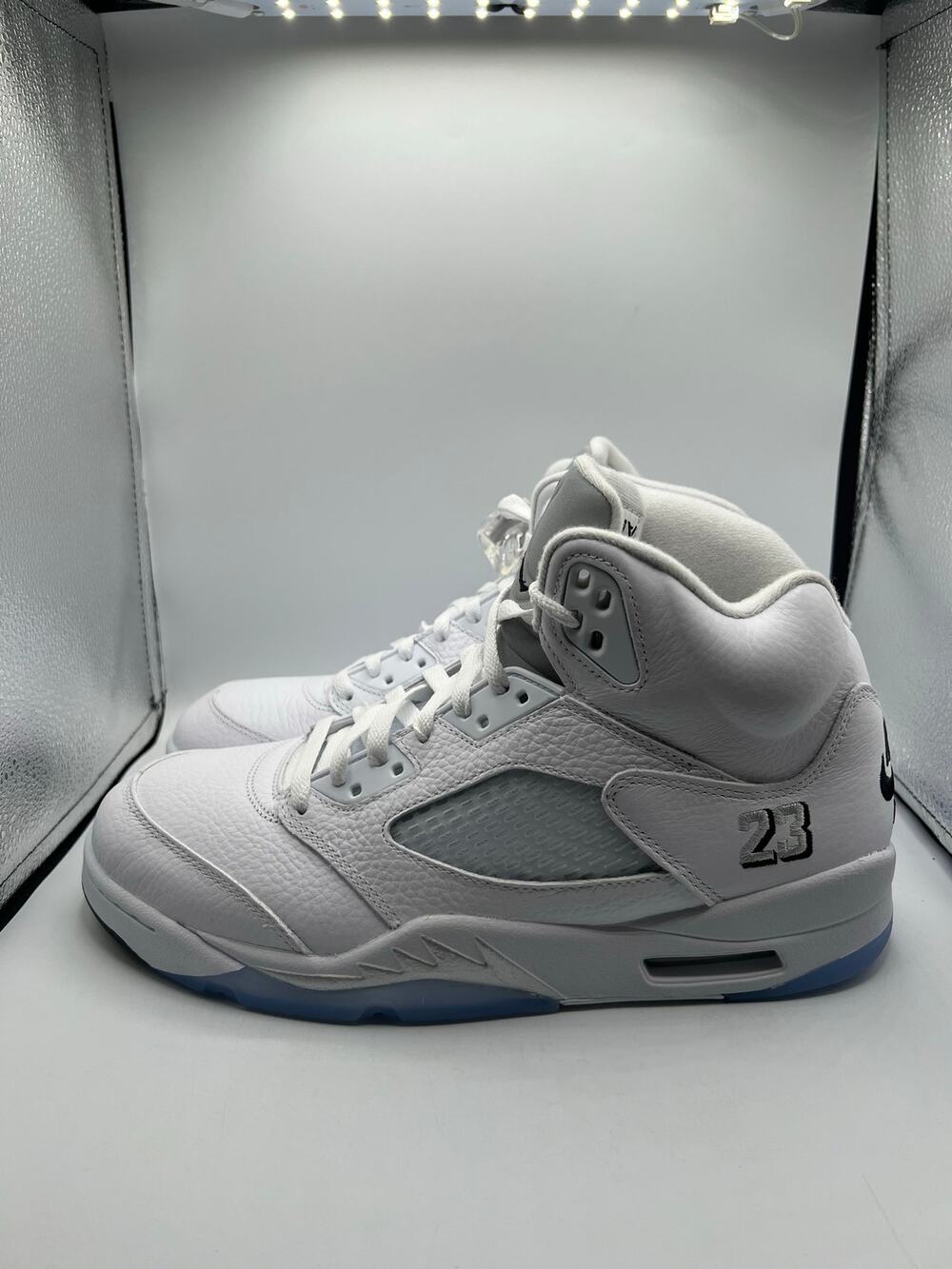 Air Jordan 5 Retro ‘White Metallic’ size 11 mens